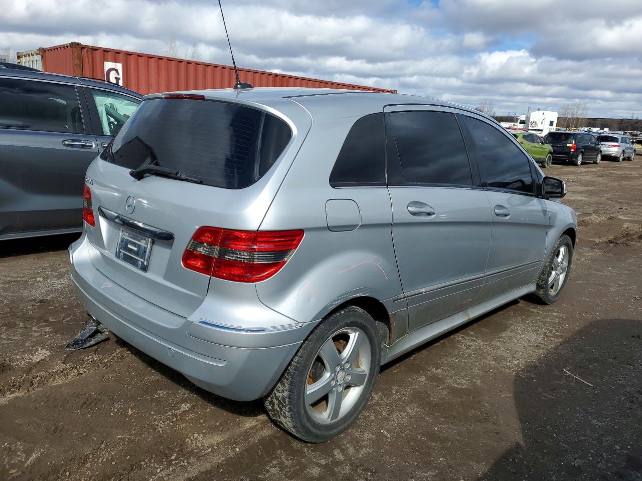 2008 Mercedes Benz B200 Silver vin: WDDFH33XX8J305935