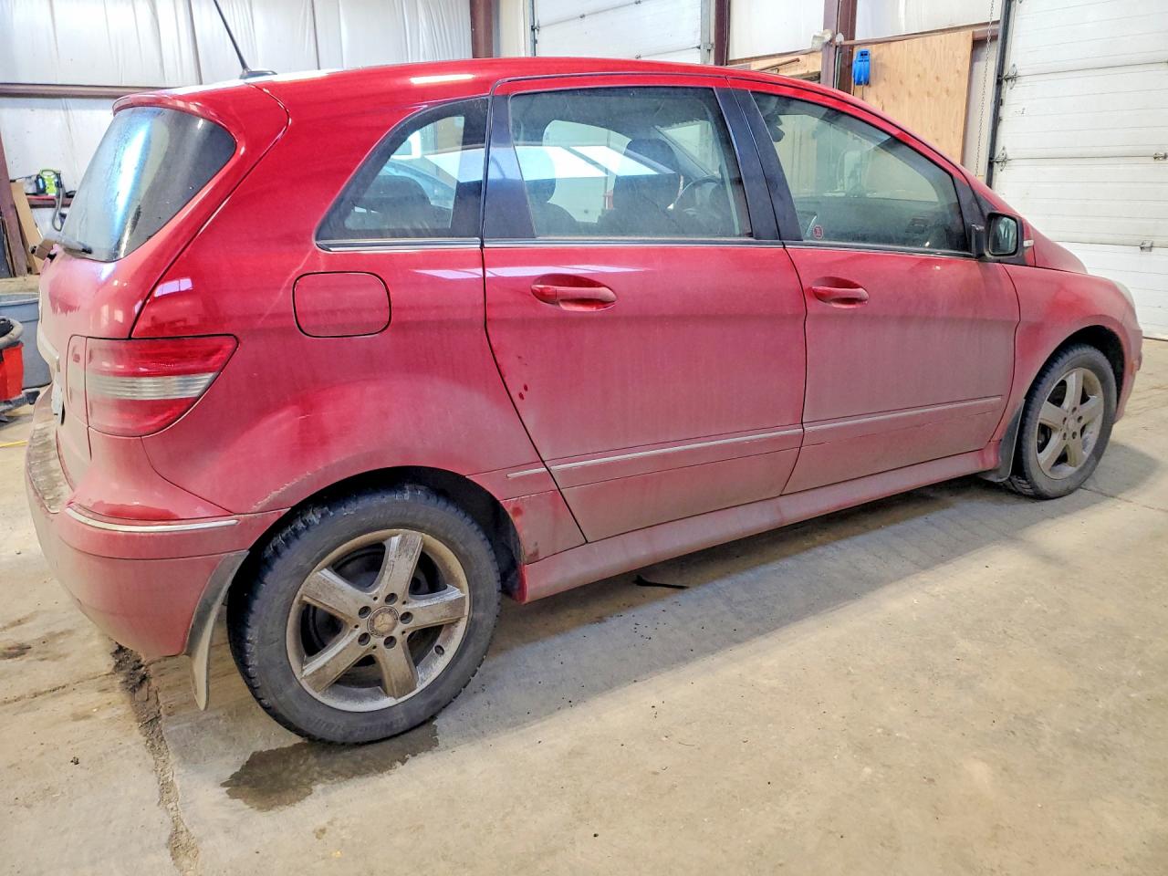 2009 Mercedes-benz B200 Красный vin: WDDFH33XX9J435943