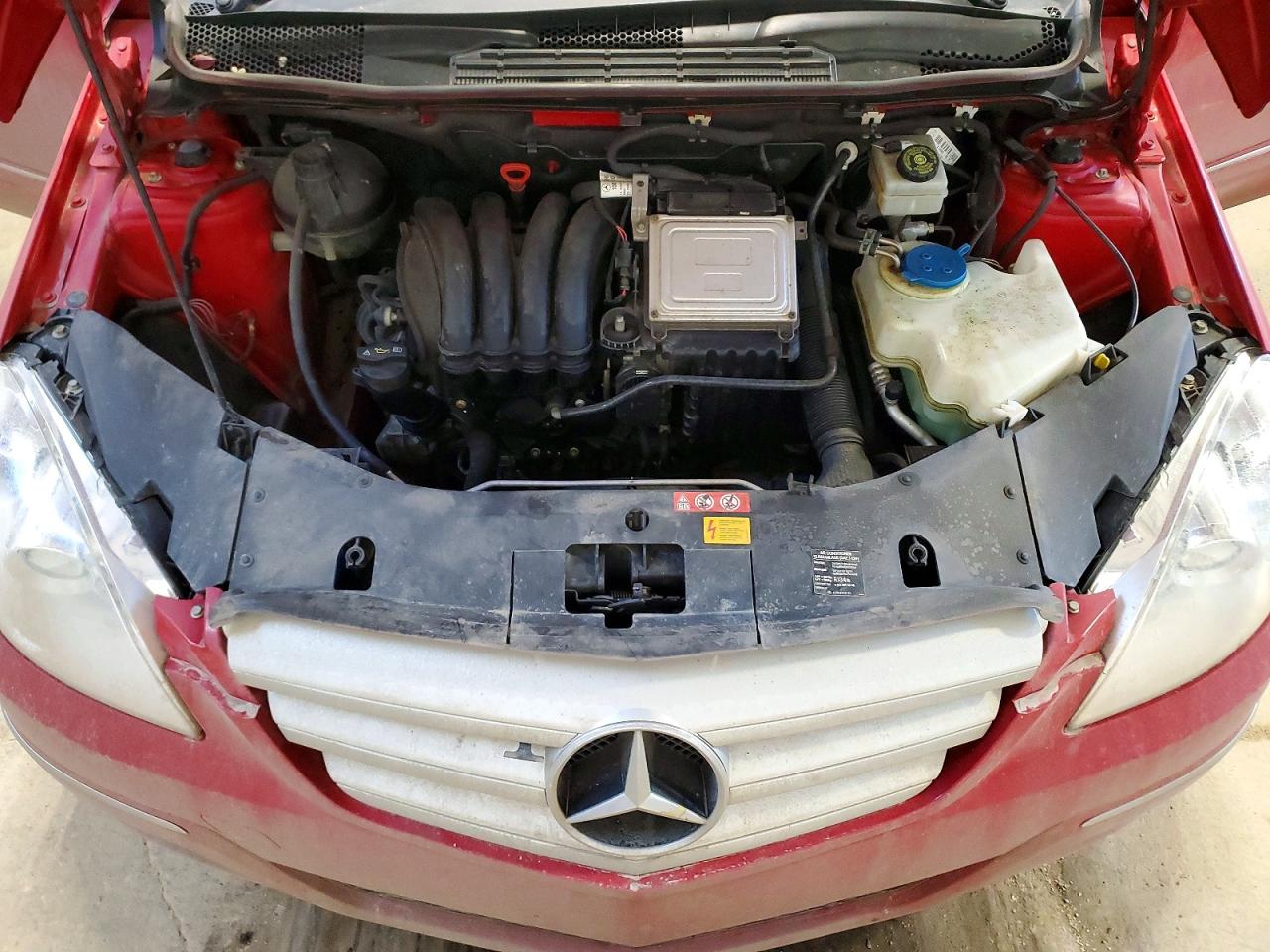 2009 Mercedes-benz B200 Красный vin: WDDFH33XX9J435943