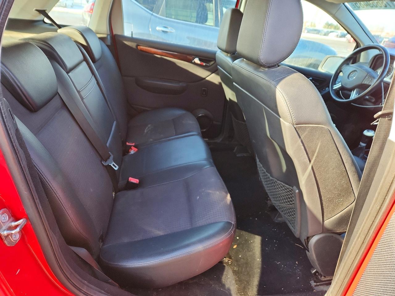 2009 Mercedes-benz B200 Red vin: WDDFH34X89J467367