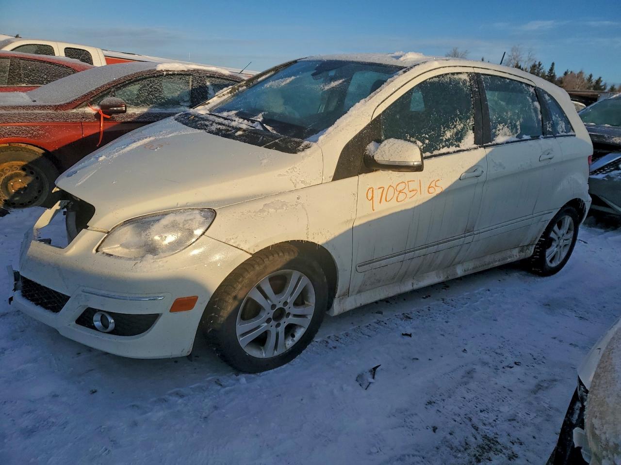 2011 Mercedes-benz B200 White vin: WDDFH3DB1BJ626272
