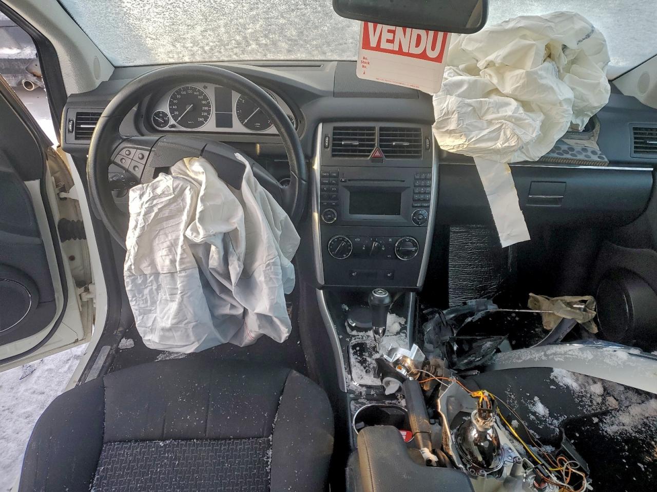 2011 Mercedes-benz B200 White vin: WDDFH3DB1BJ626272
