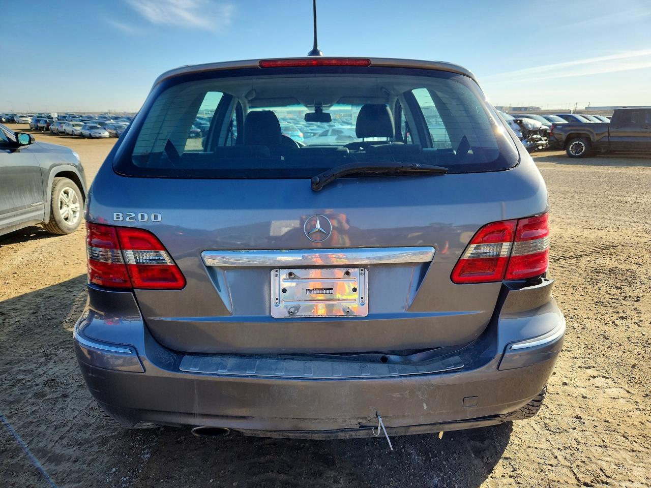 2011 Mercedes-benz B200 Silver vin: WDDFH3DB1BJ678176