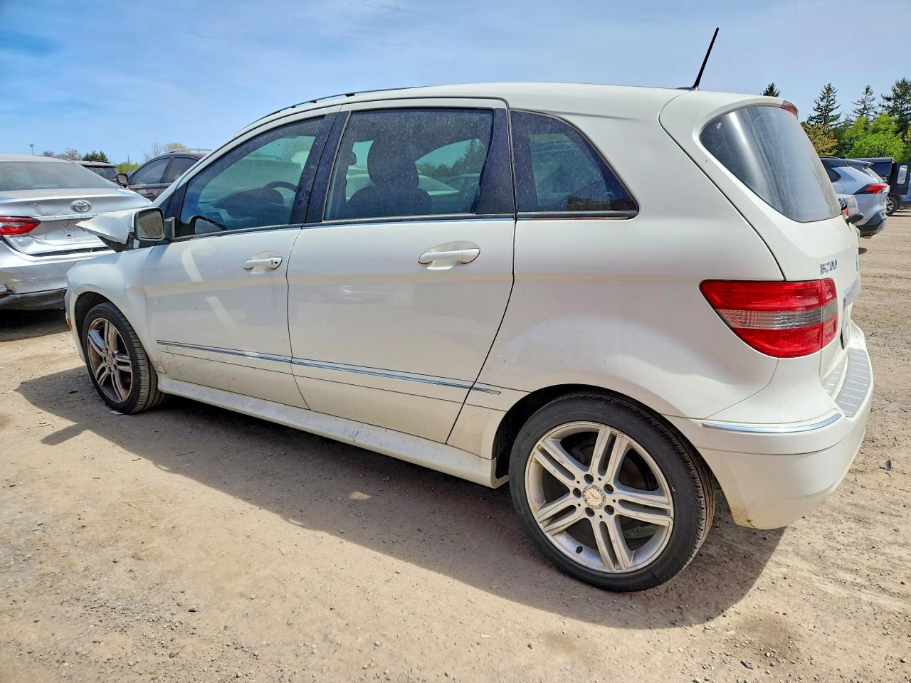 2010 Mercedes-benz B200 White vin: WDDFH3DB2AJ524347