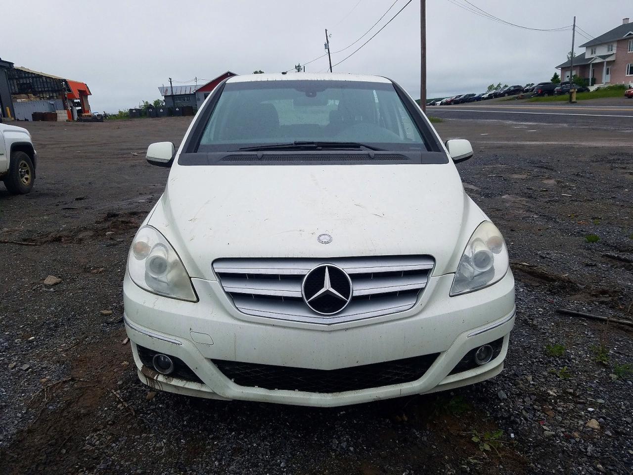 2011 Mercedes-benz B200 White vin: WDDFH3DB3BJ741343
