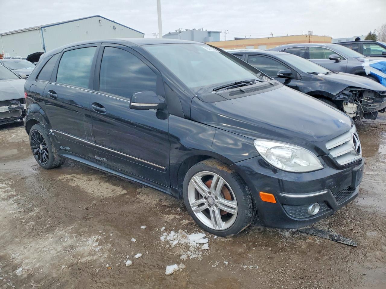 2011 Mercedes Benz B200 Black vin: WDDFH3DB6BJ677833