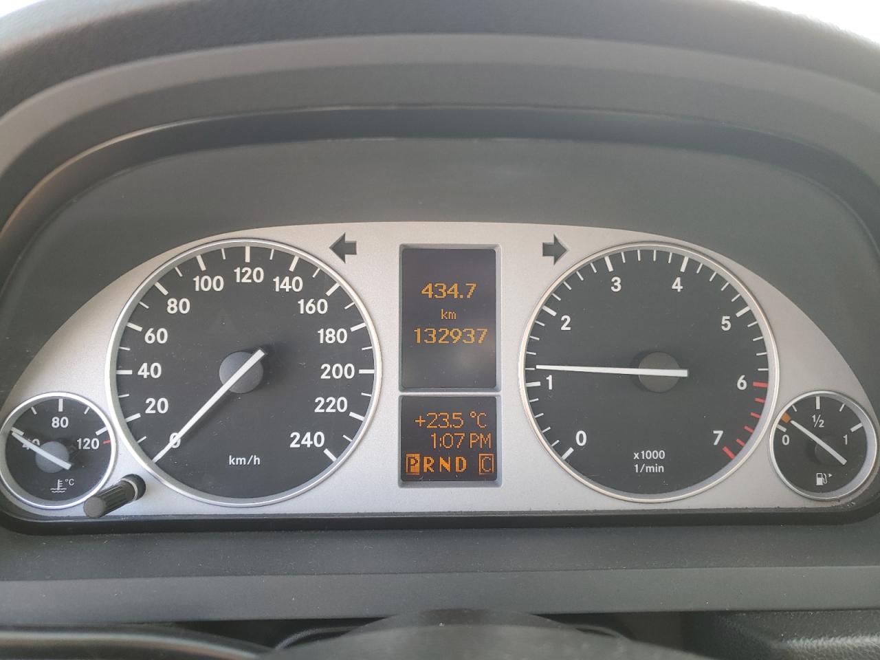 2011 Mercedes-benz B200 White vin: WDDFH3DB6BJ679016