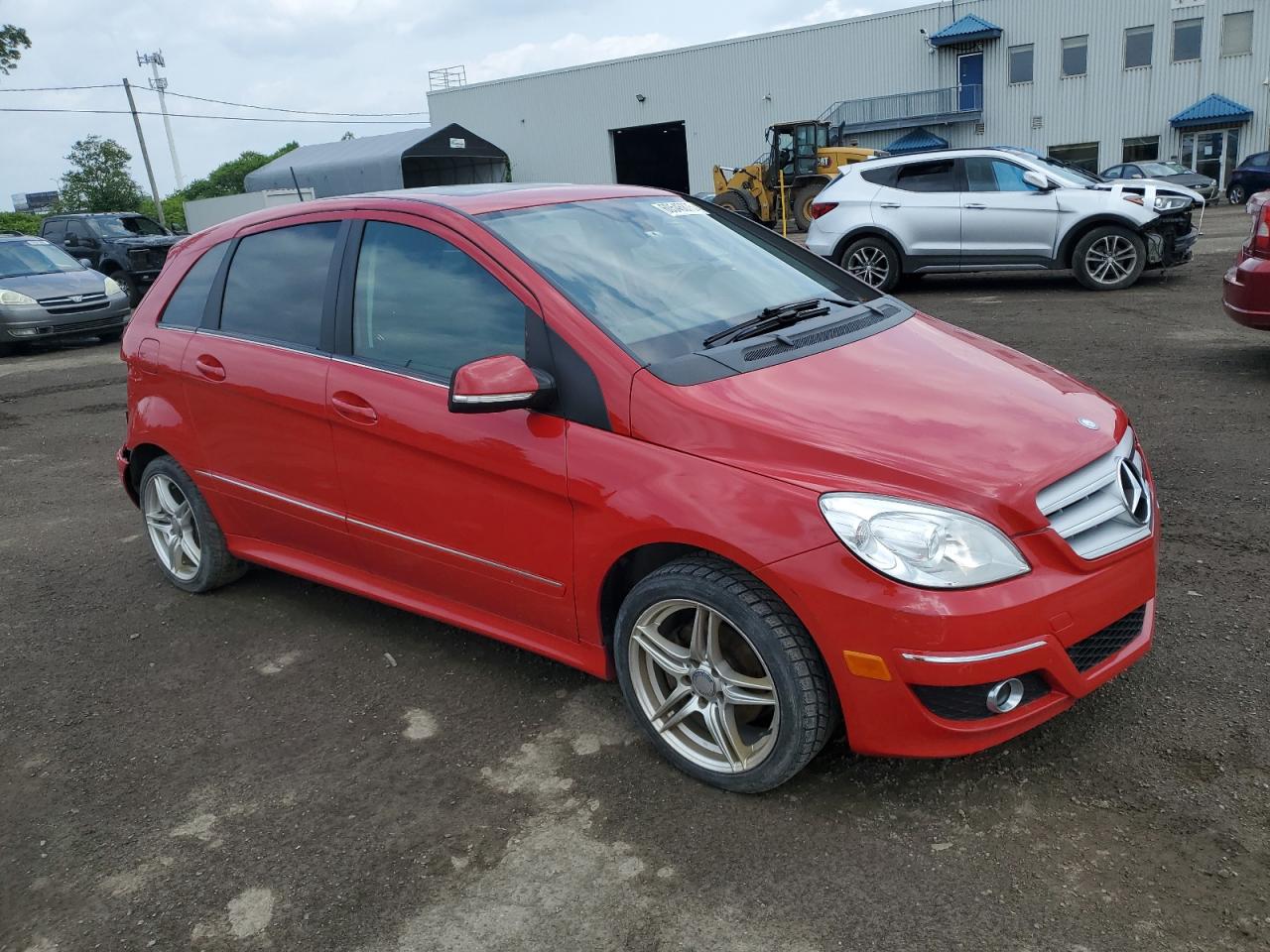 2011 Mercedes-benz B200 Red vin: WDDFH3DB8BJ655168