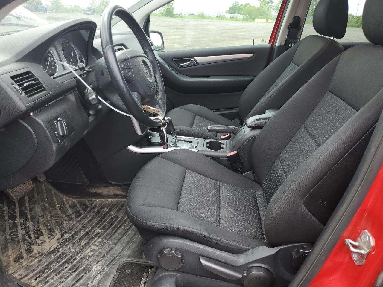 2011 Mercedes-benz B200 Red vin: WDDFH3DB8BJ655168