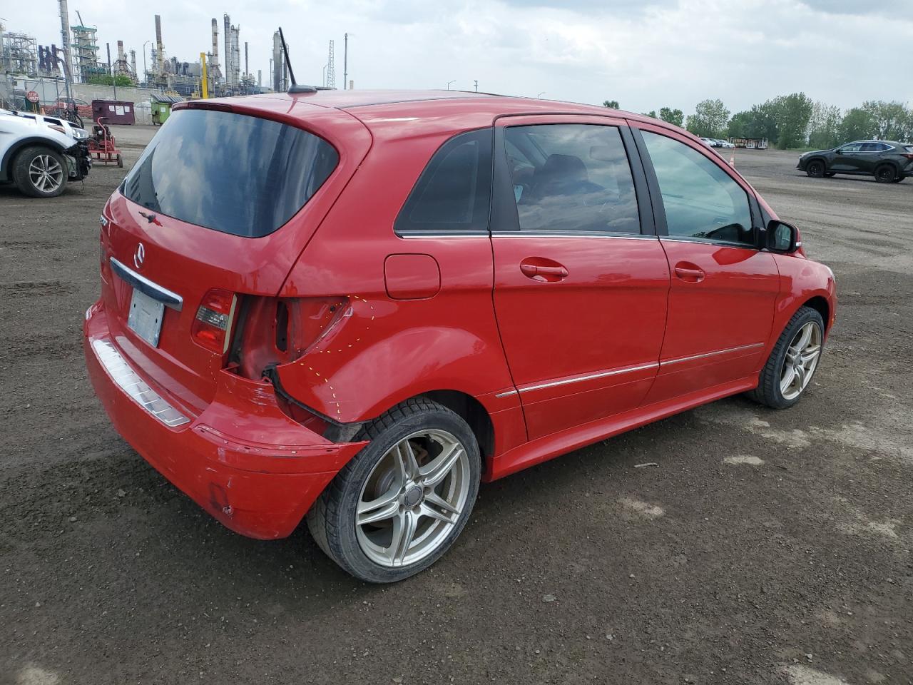 2011 Mercedes-benz B200 Red vin: WDDFH3DB8BJ655168