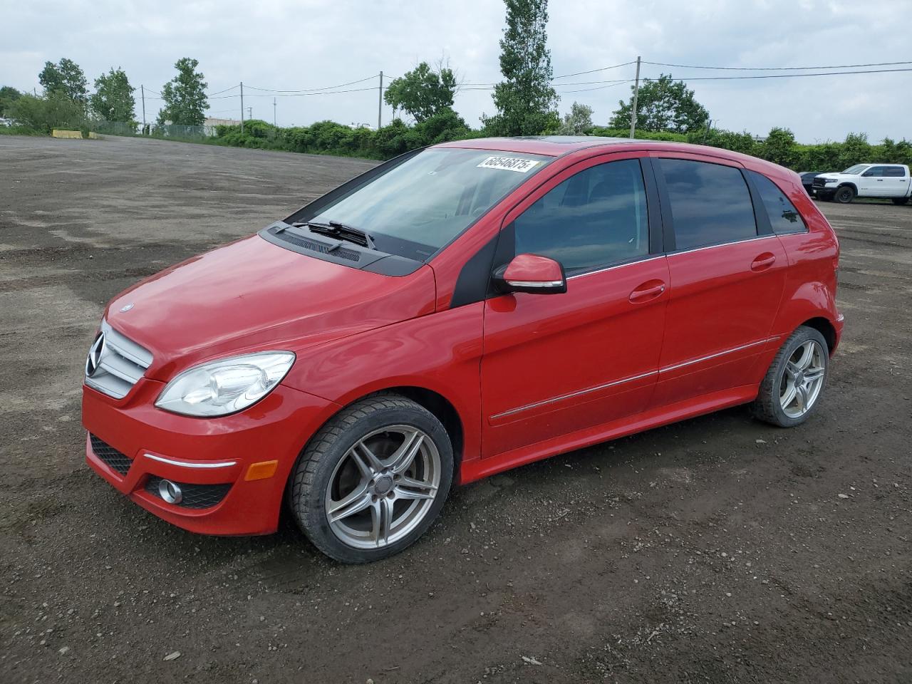 2011 Mercedes-benz B200 Red vin: WDDFH3DB8BJ655168