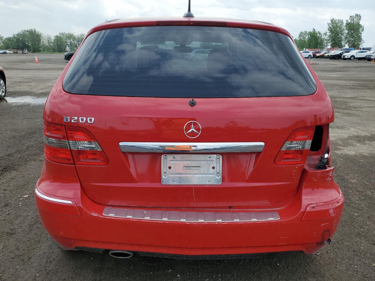 2011 Mercedes-benz B200 Red vin: WDDFH3DB8BJ655168