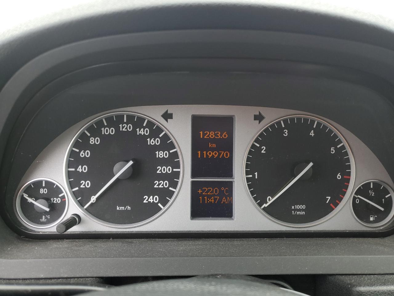 2011 Mercedes-benz B200 Red vin: WDDFH3DB8BJ655168