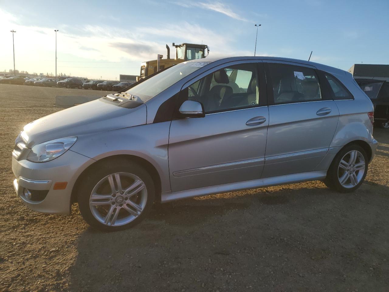 2011 Mercedes-benz B200 Silver vin: WDDFH3DB8BJ718642