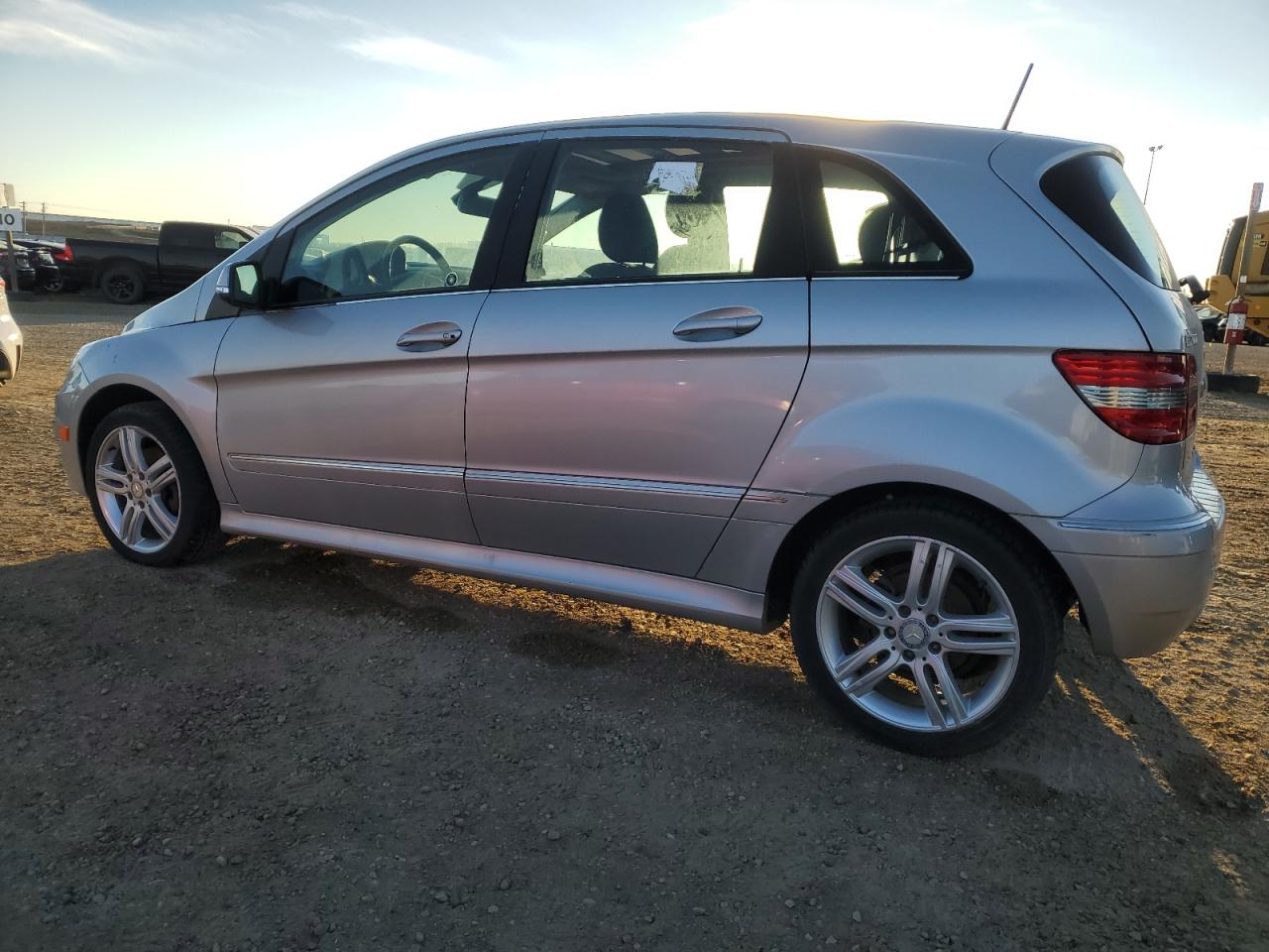 2011 Mercedes-benz B200 Silver vin: WDDFH3DB8BJ718642