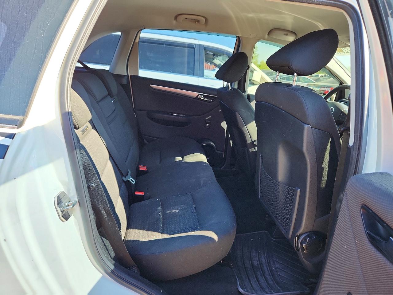 2010 Mercedes-benz B200 Белый vin: WDDFH3DB9AJ595402