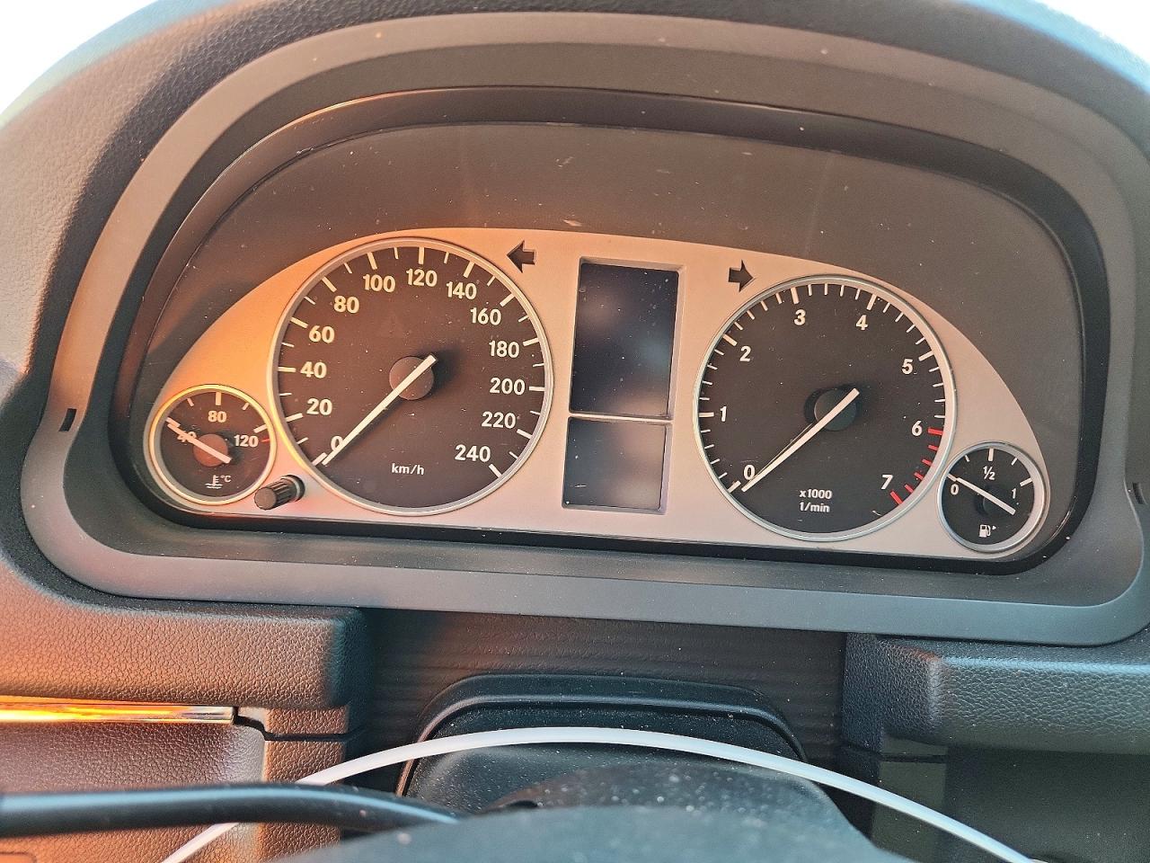 2010 Mercedes-benz B200 Белый vin: WDDFH3DB9AJ595402