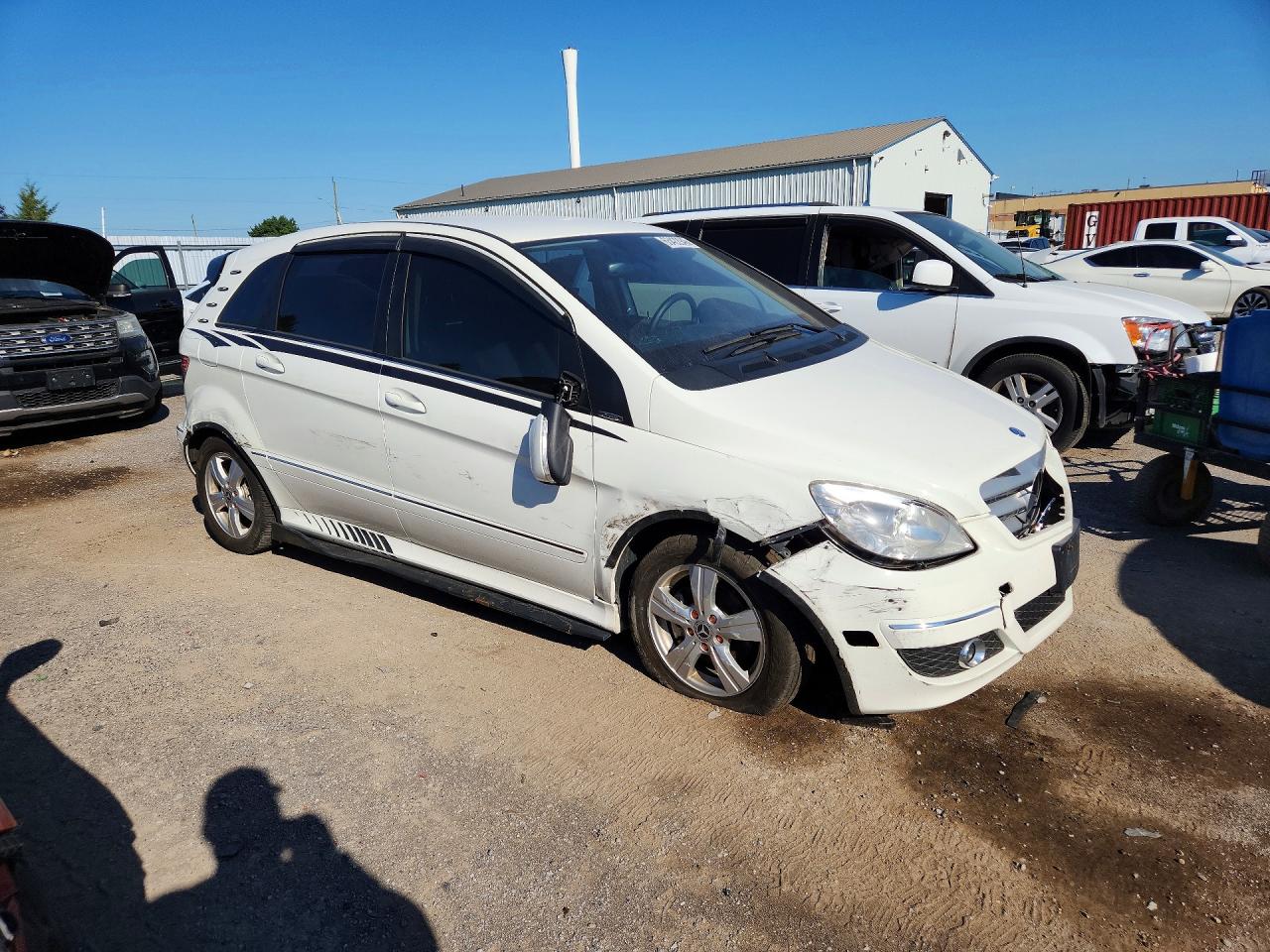 2010 Mercedes-benz B200 Белый vin: WDDFH3DB9AJ595402