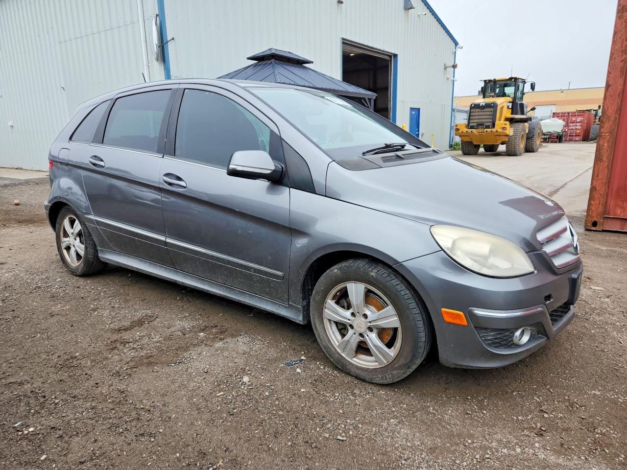 2011 Mercedes-benz B200 Gray vin: WDDFH3DBXBJ679083