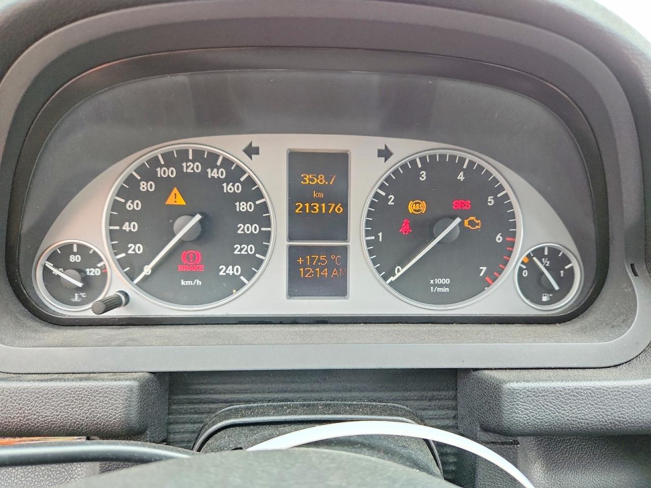2011 Mercedes-benz B200 Gray vin: WDDFH3DBXBJ679083