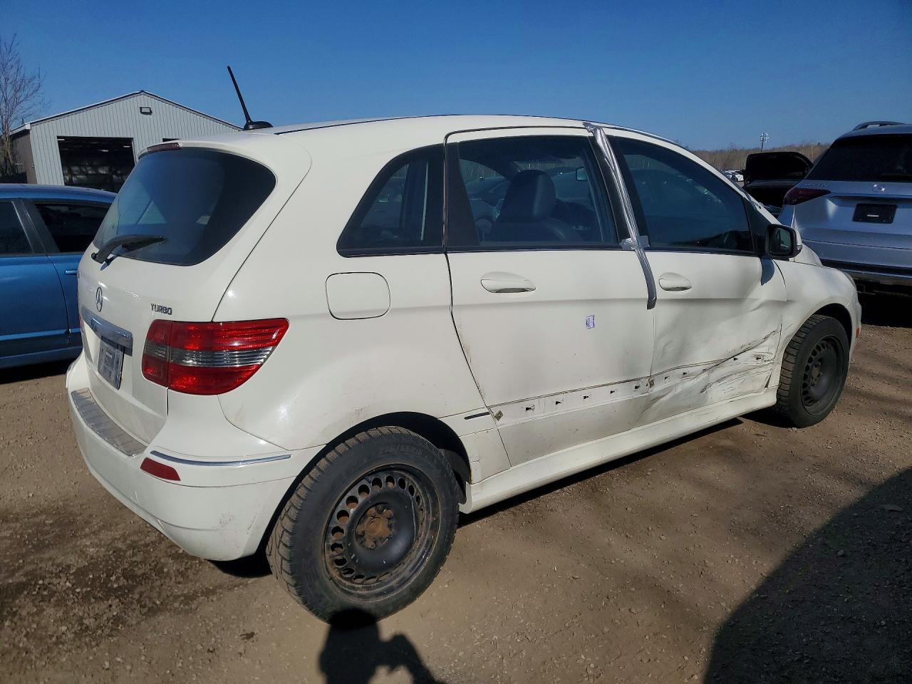 2010 Mercedes-benz B200 T White vin: WDDFH3EB0AJ581368