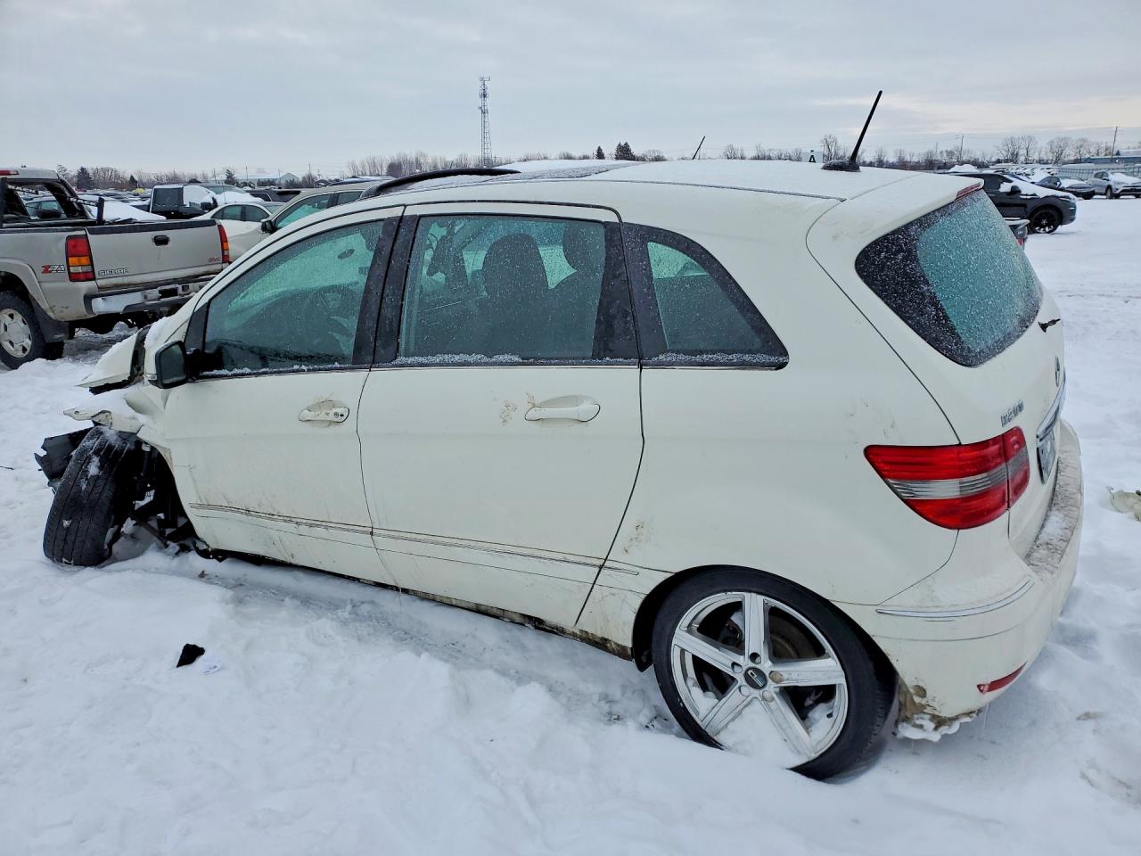 2010 Mercedes Benz B200 T White vin: WDDFH3EB2AJ566242