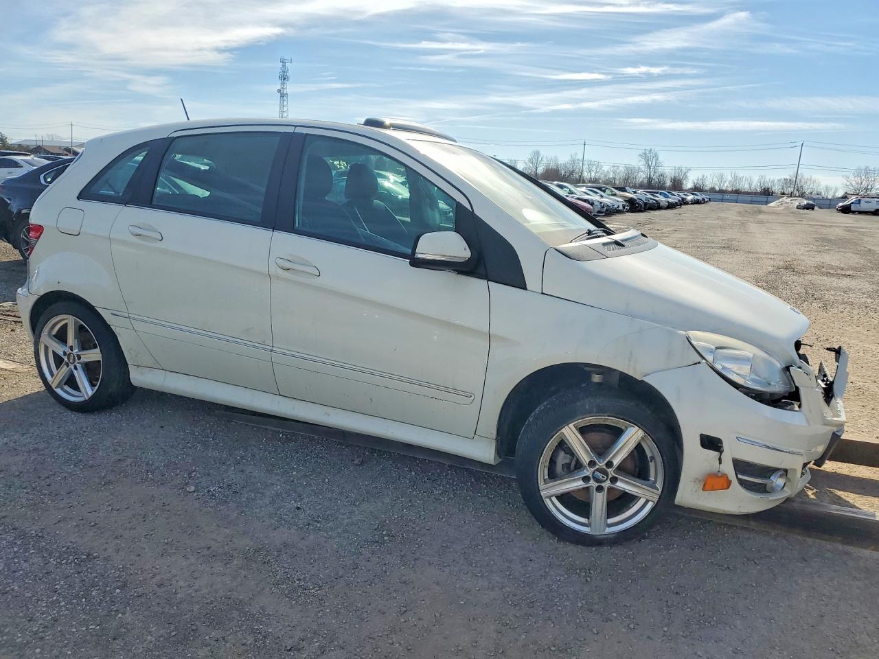 2010 Mercedes Benz B200 T White vin: WDDFH3EB2AJ566242