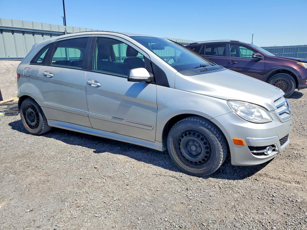 2011 Mercedes-benz B200 T Silver vin: WDDFH3EB3BJ716327