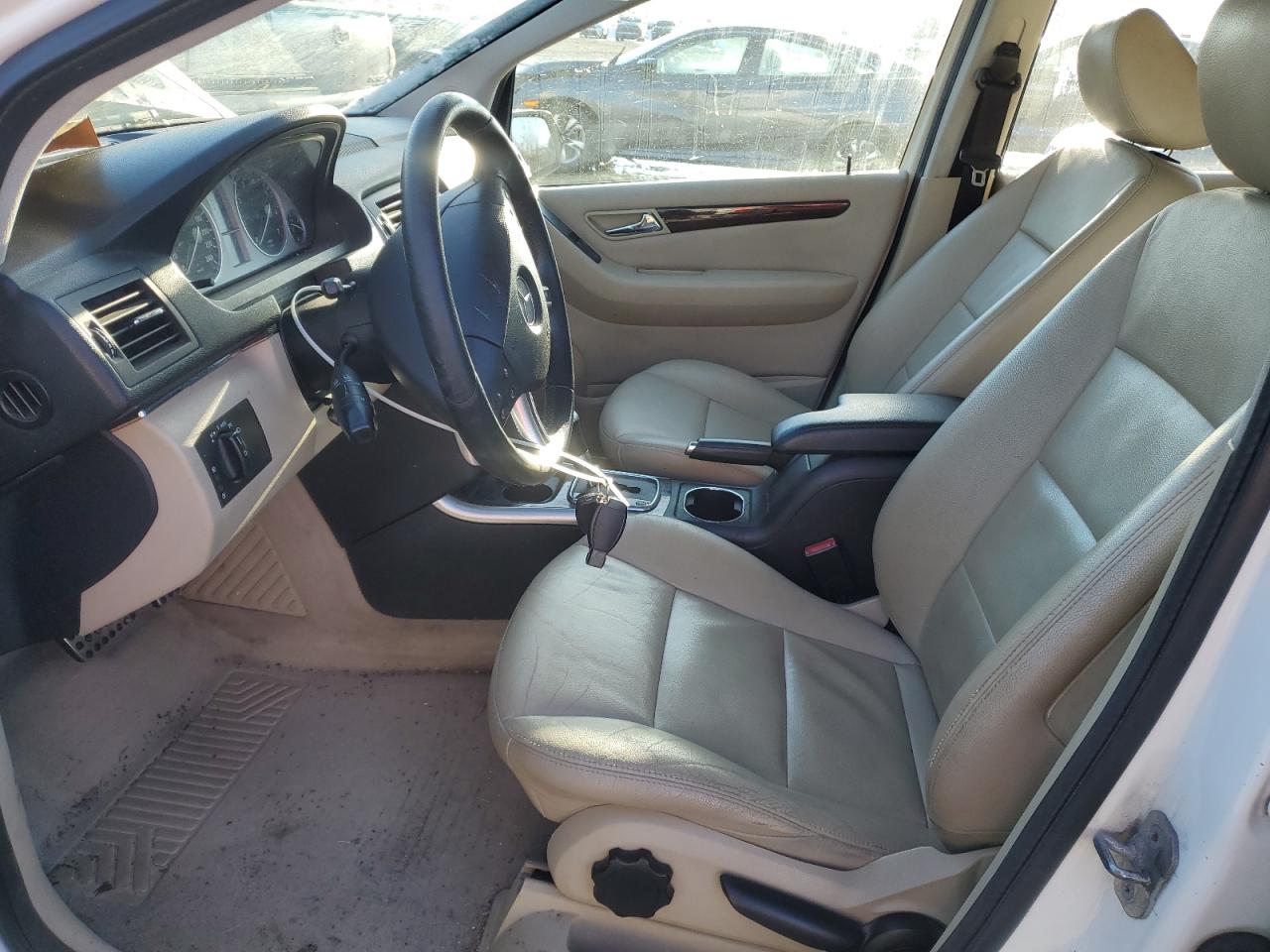 2010 Mercedes-benz B200 T White vin: WDDFH3EB9AJ604291