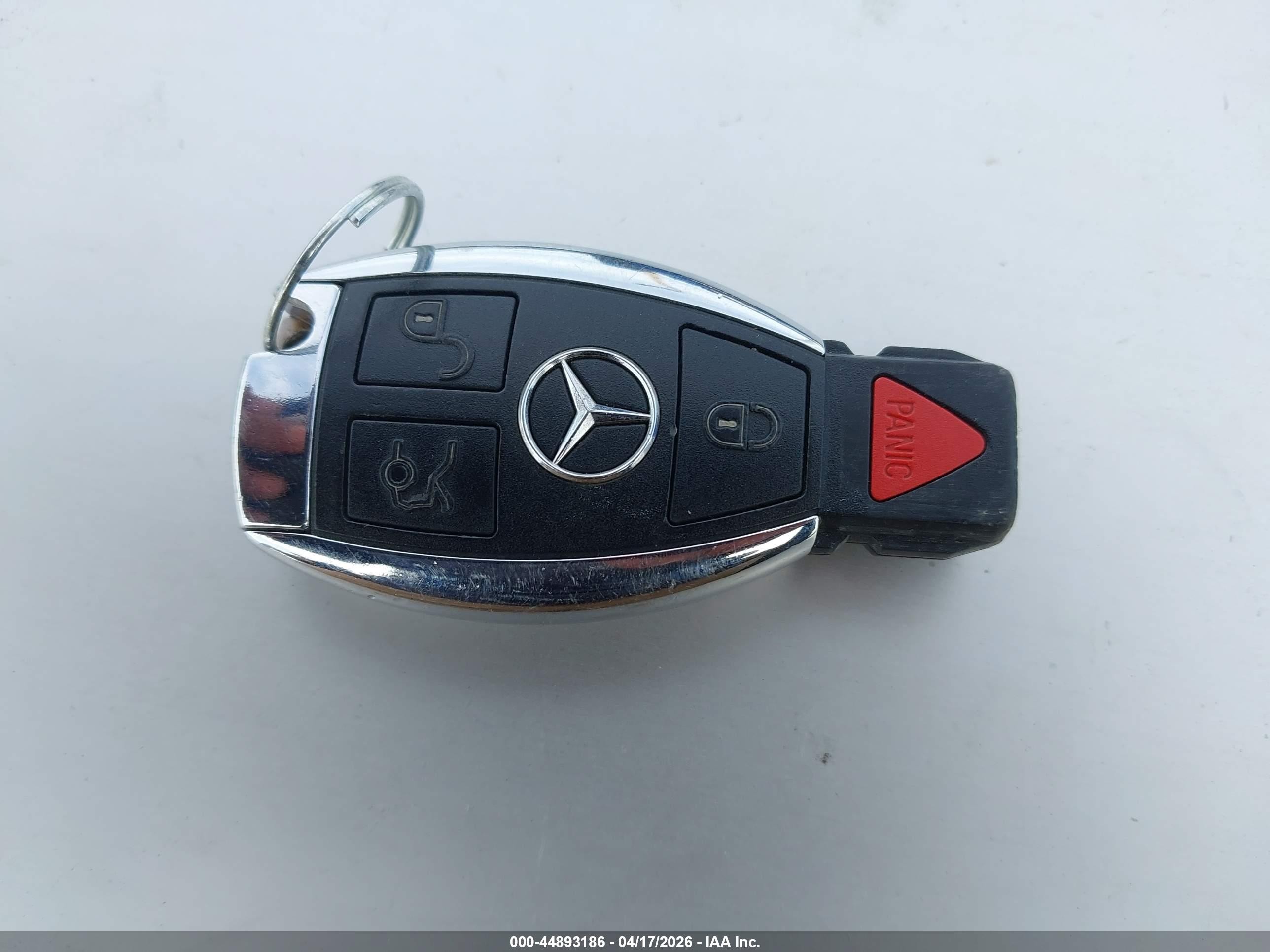 2012 Mercedes-benz C 250 Sport Серебряный vin: WDDGF4HB0CA606154
