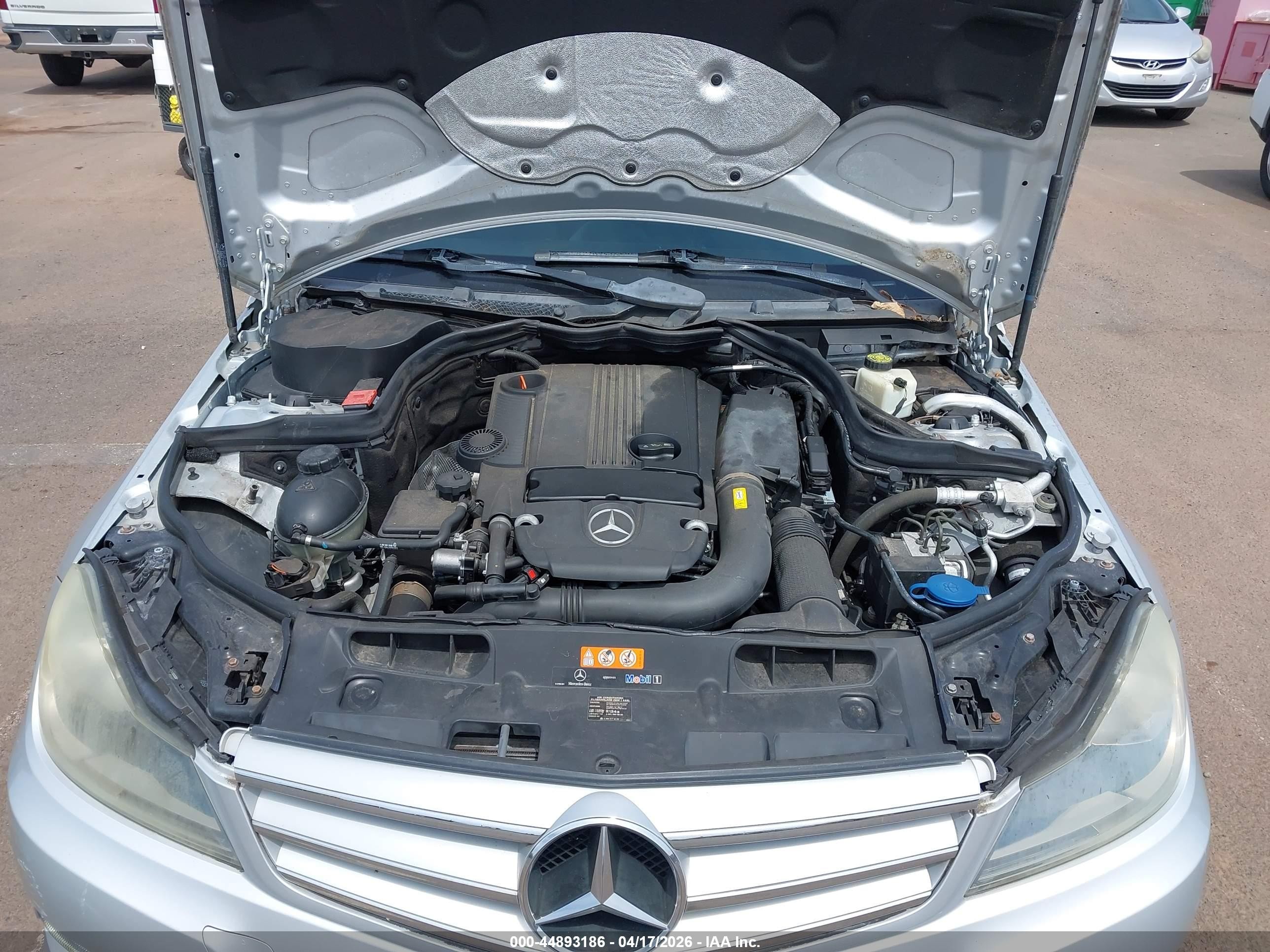 2012 Mercedes-benz C 250 Sport Серебряный vin: WDDGF4HB0CA606154