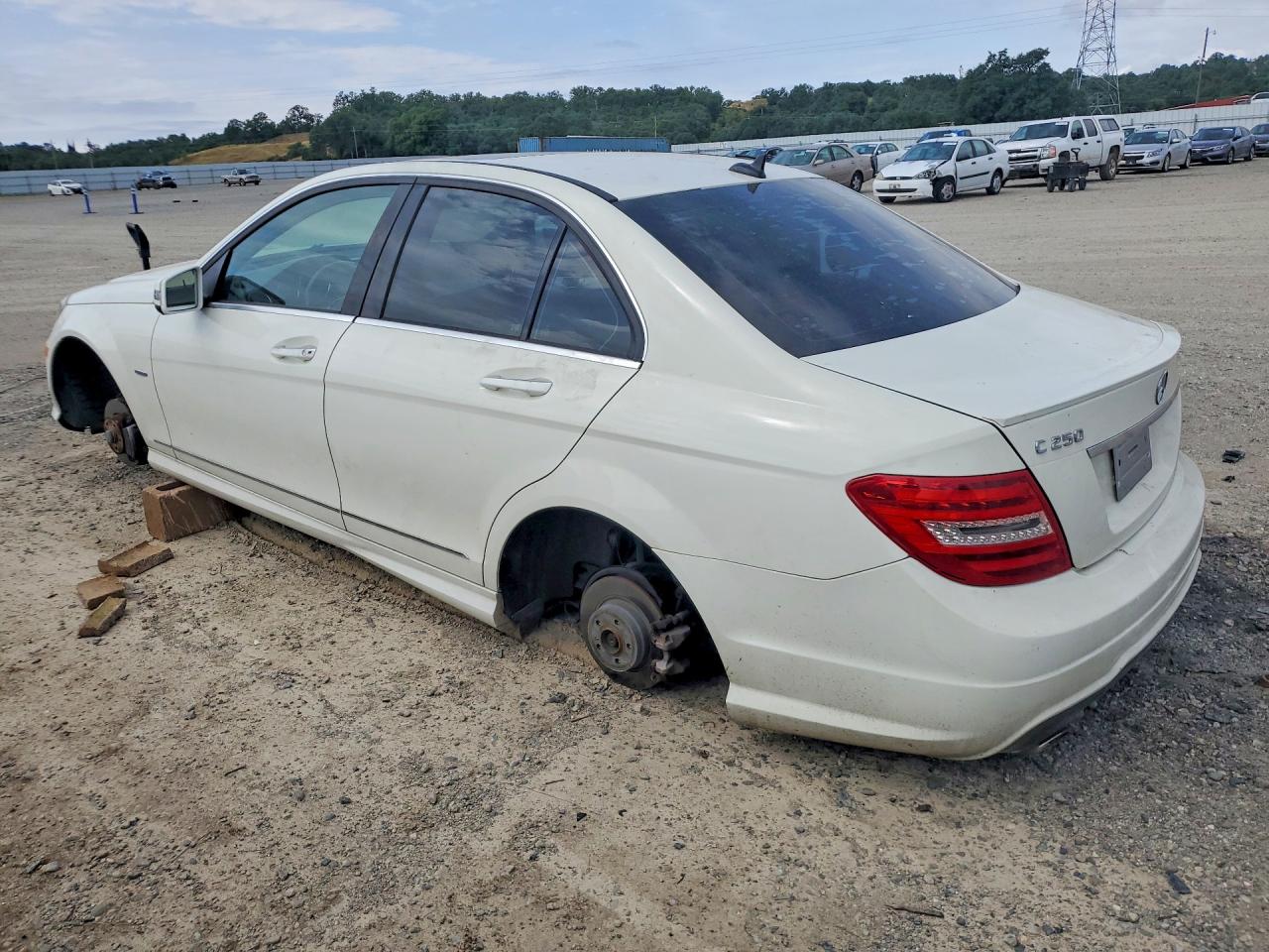 2012 Merz C White vin: WDDGF4HB0CA632897