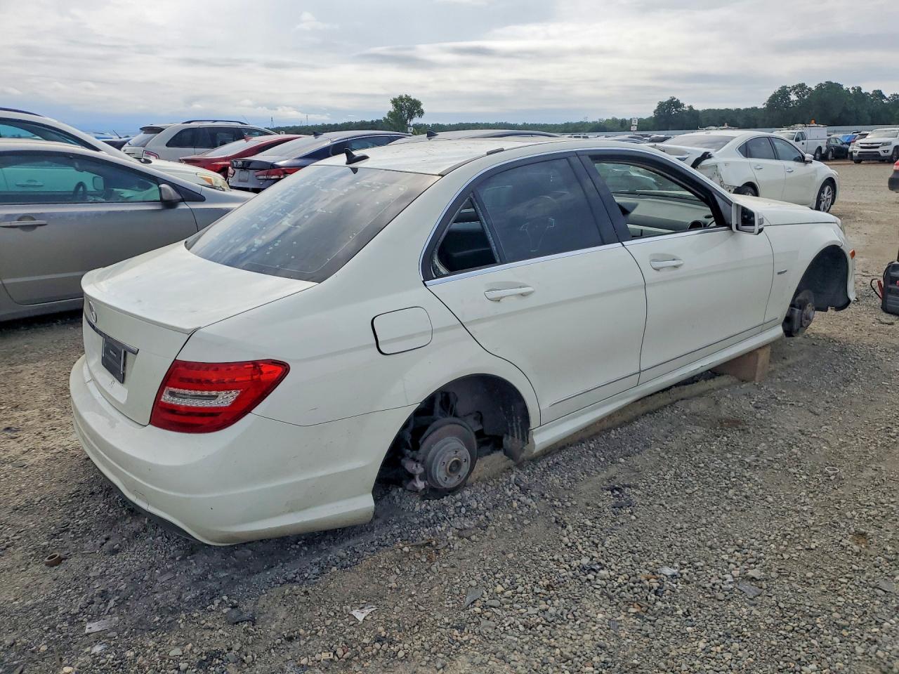 2012 Merz C White vin: WDDGF4HB0CA632897