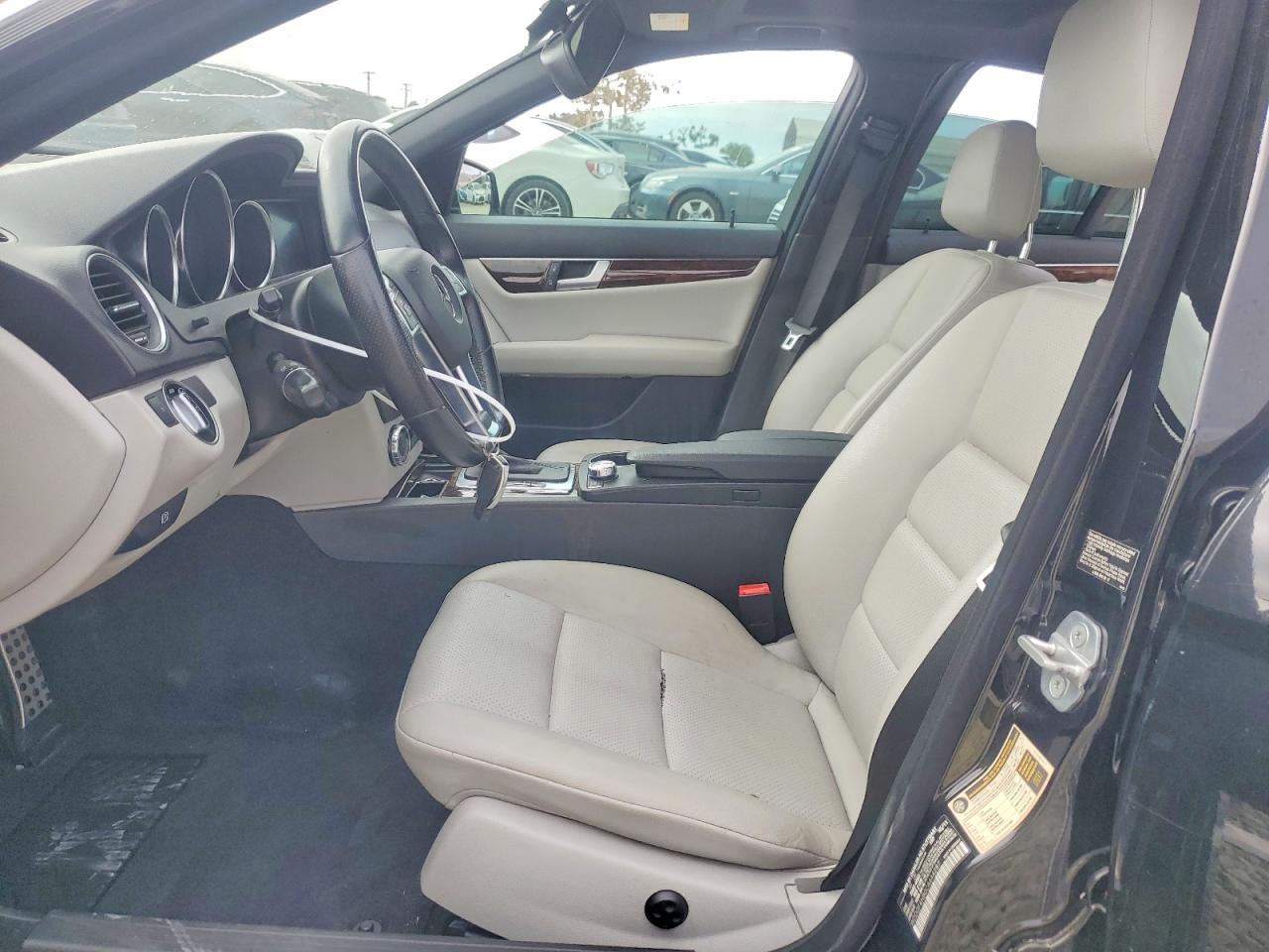 2012 Mercedes-benz C 250 Черный vin: WDDGF4HB0CA644287