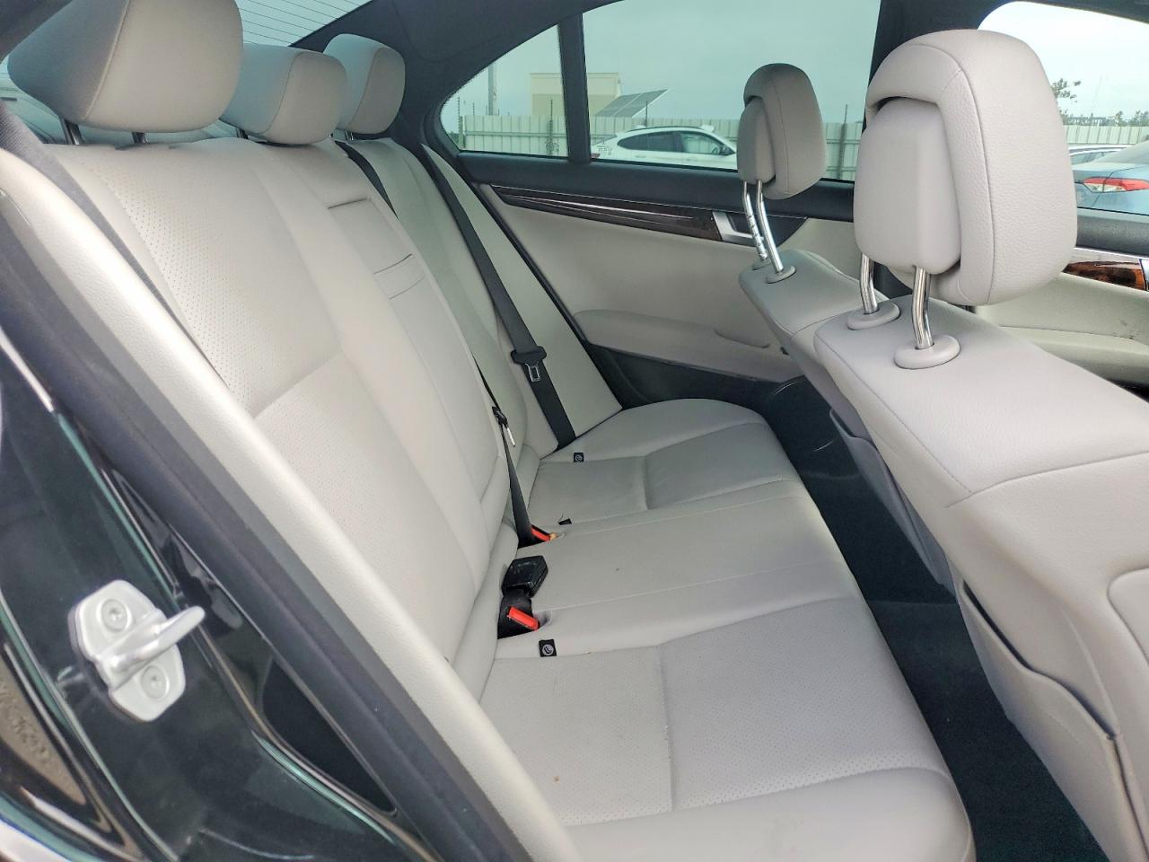 2012 Mercedes-benz C 250 Черный vin: WDDGF4HB0CA644287
