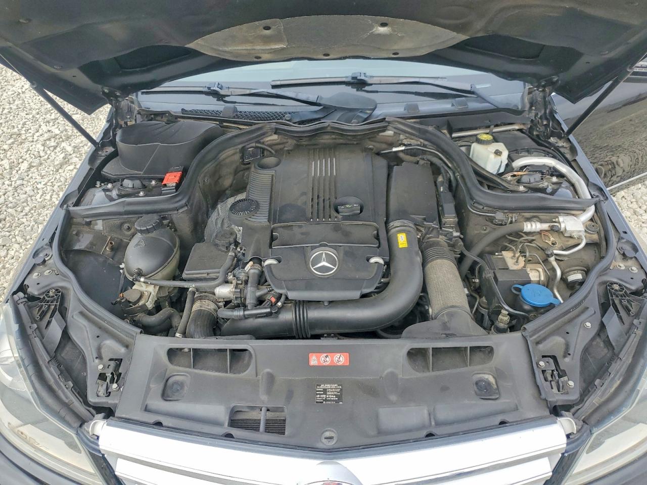 2012 Mercedes-benz C 250 Черный vin: WDDGF4HB0CA644287