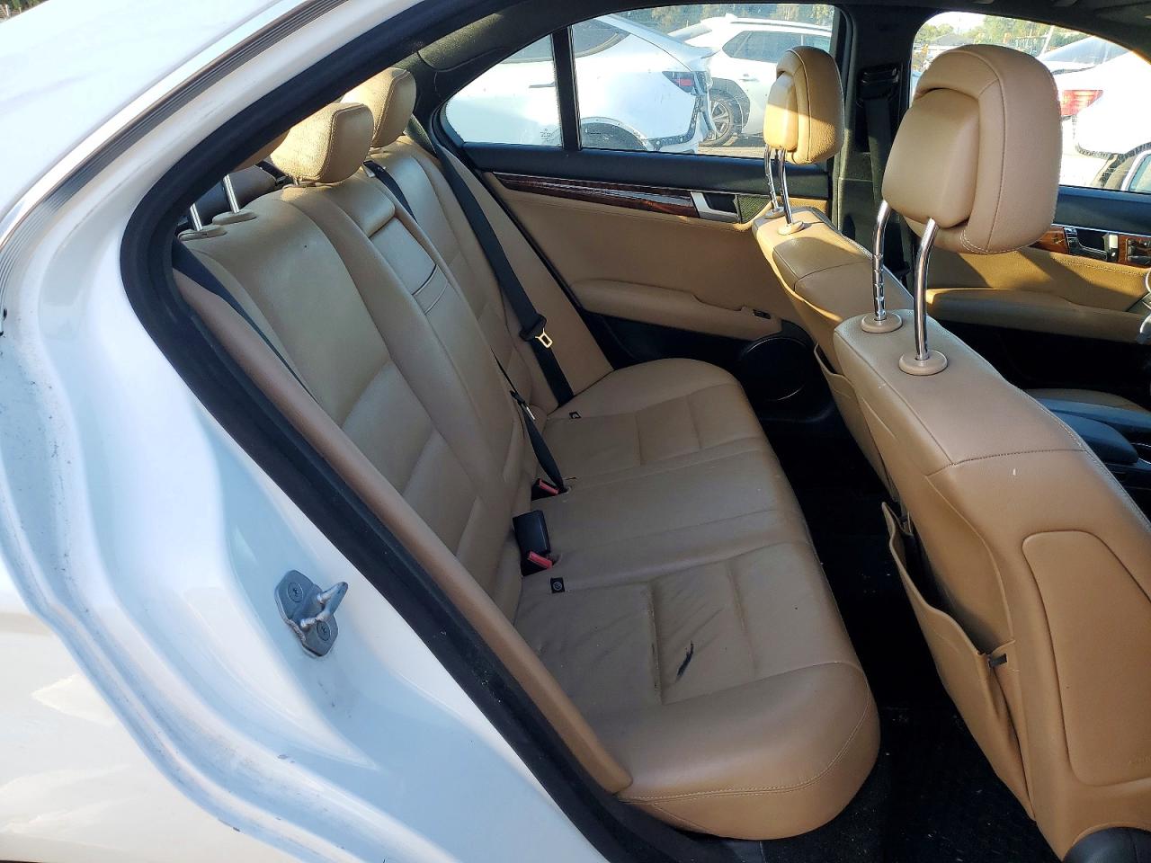 2012 Mercedes-benz C 250 White vin: WDDGF4HB0CR222747