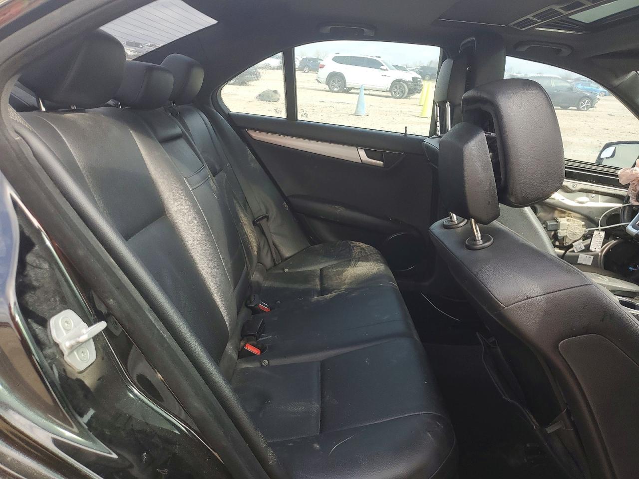 2013 Mercedes-benz C 250 Черный vin: WDDGF4HB0DA769968