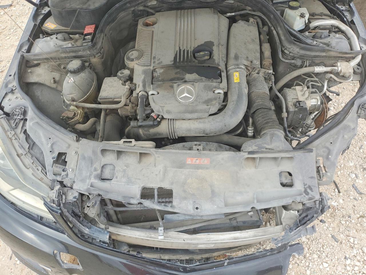 2013 Mercedes-benz C 250 Черный vin: WDDGF4HB0DA769968