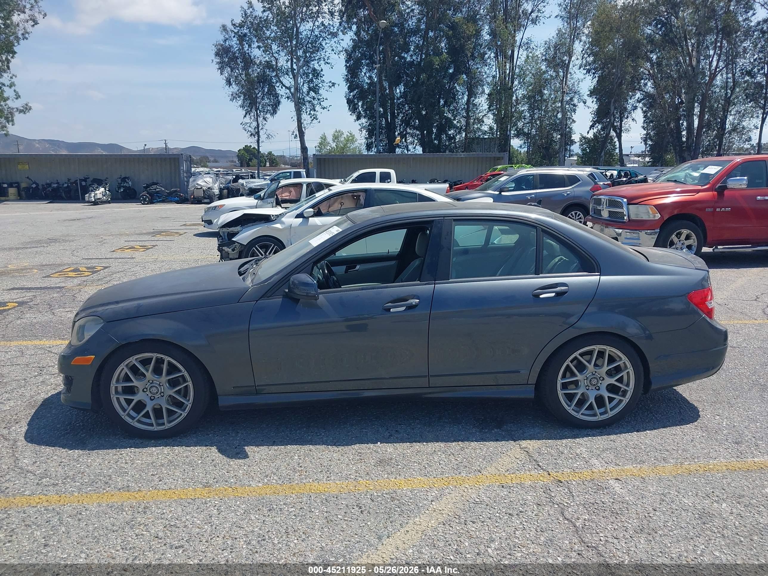 2013 Mercedes-benz C 250 Sport Gray vin: WDDGF4HB0DA789895