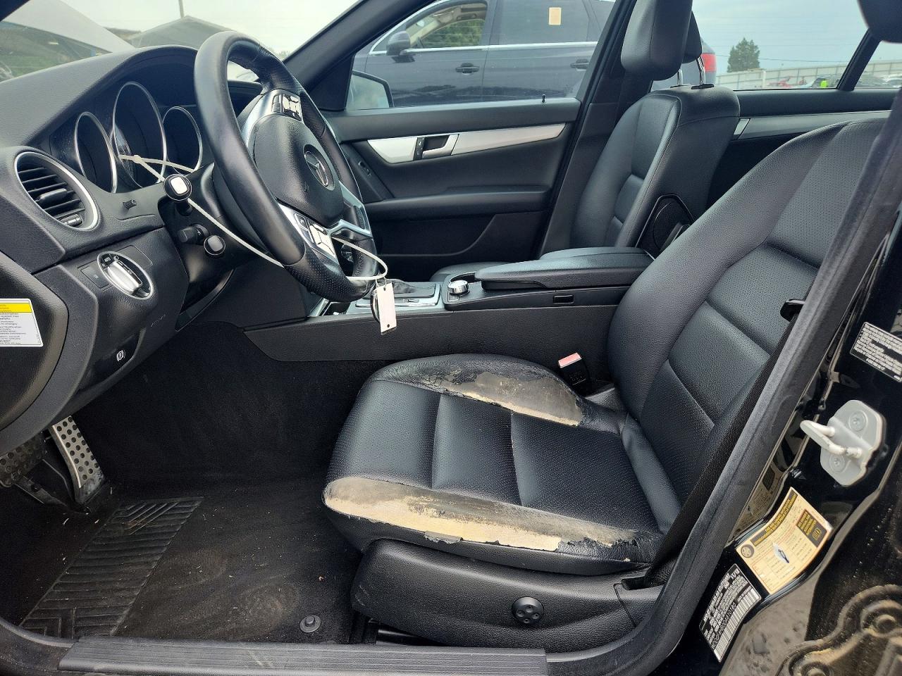 2013 Mercedes-benz C 250 Черный vin: WDDGF4HB0DA810180