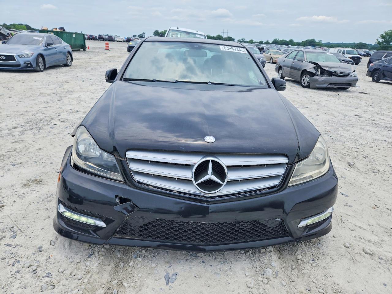 2013 Mercedes-benz C 250 Черный vin: WDDGF4HB0DA810180
