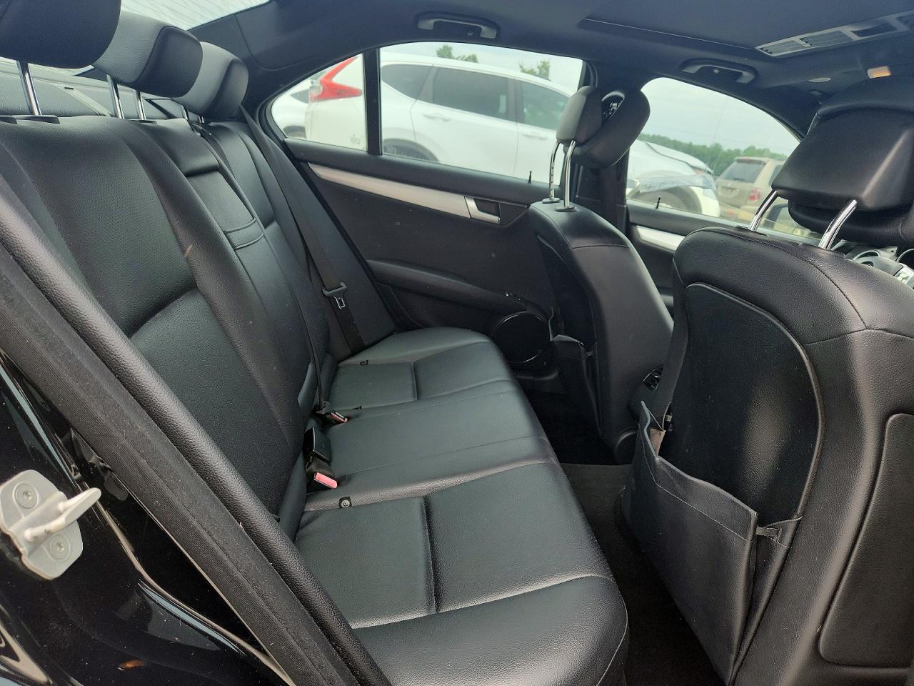 2013 Mercedes-benz C 250 Черный vin: WDDGF4HB0DA810180