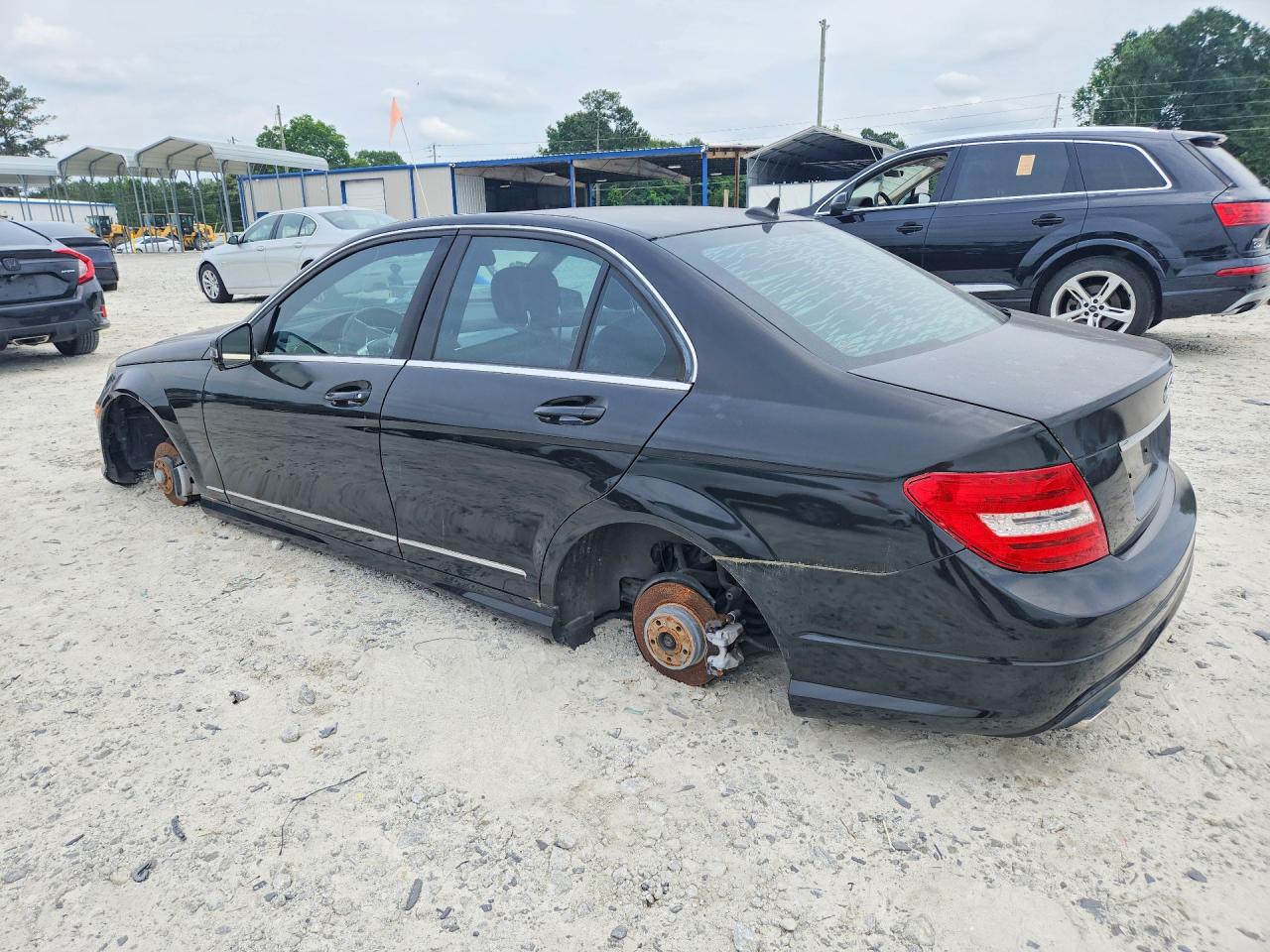 2013 Mercedes-benz C 250 Черный vin: WDDGF4HB0DA810180