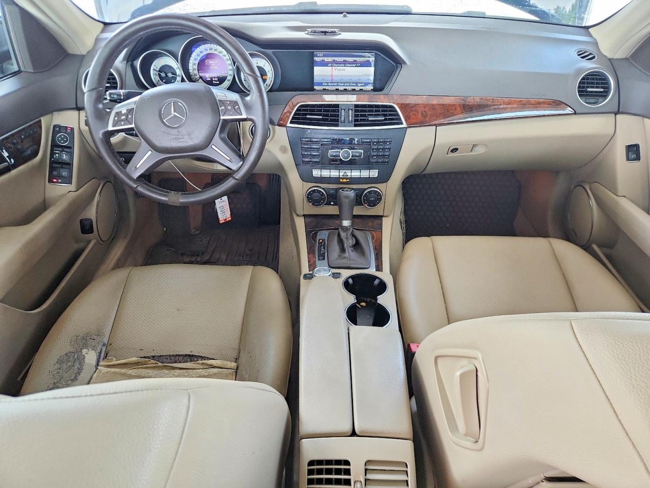 2013 Mercedes-benz C 250 Blue vin: WDDGF4HB0DA824161
