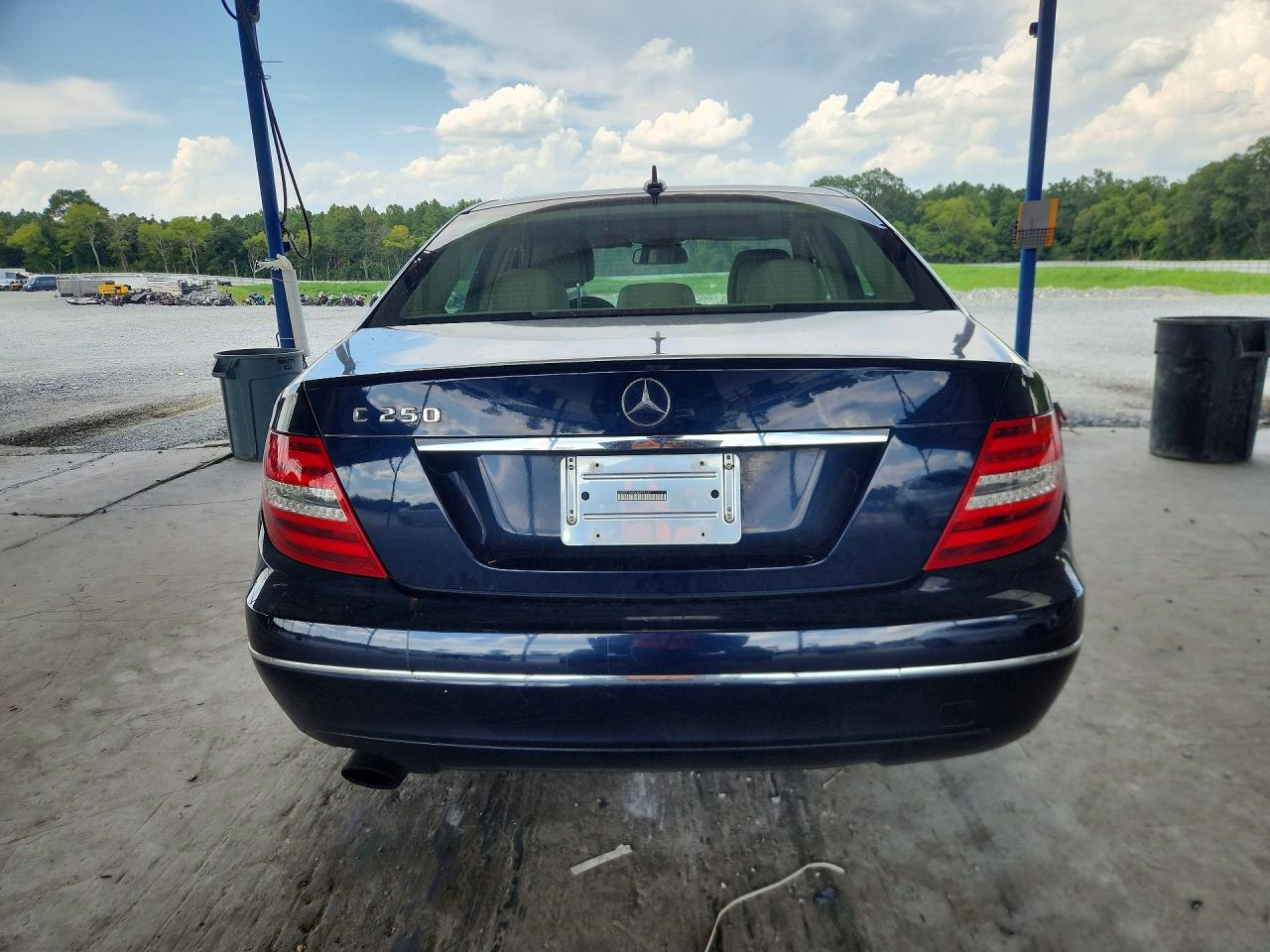 2013 Mercedes-benz C 250 Blue vin: WDDGF4HB0DA824161