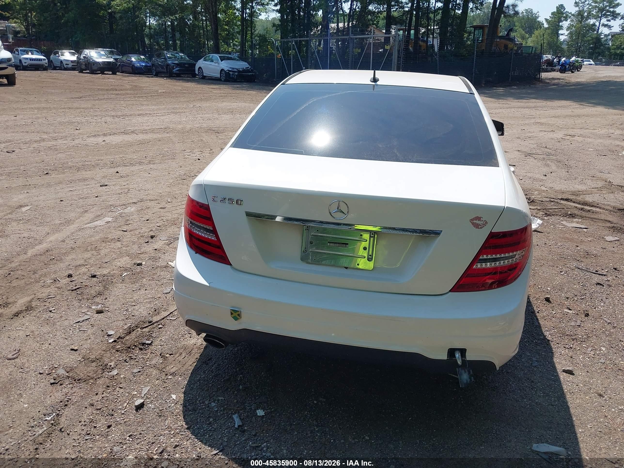 2013 Mercedes-benz C 250 Sport Белый vin: WDDGF4HB0DA858648