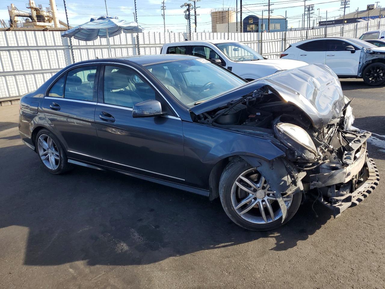 2013 Mercedes-benz C 250 Gray vin: WDDGF4HB0DR254793