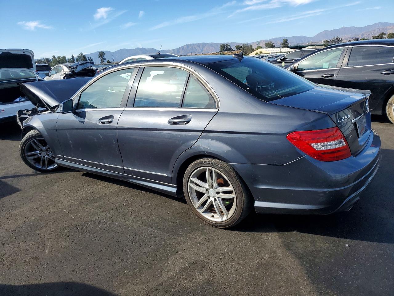 2013 Mercedes-benz C 250 Gray vin: WDDGF4HB0DR254793