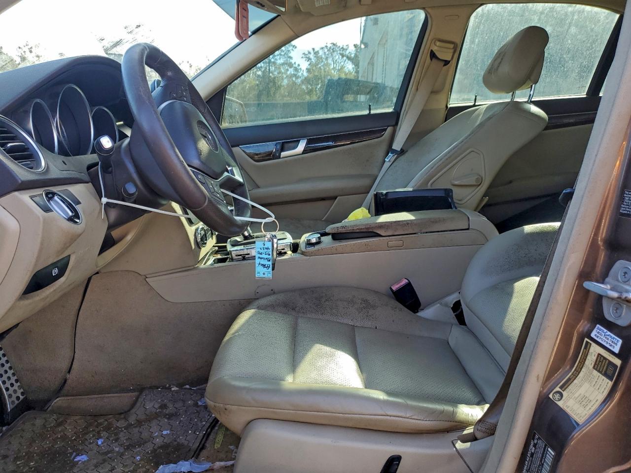 2013 Mercedes-benz C 250 Brown vin: WDDGF4HB0DR264367